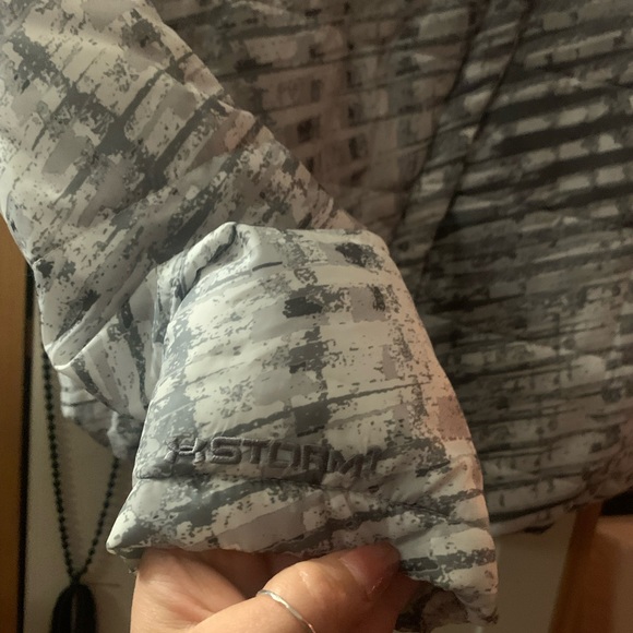 Under Armour coat - Picture 3 of 7